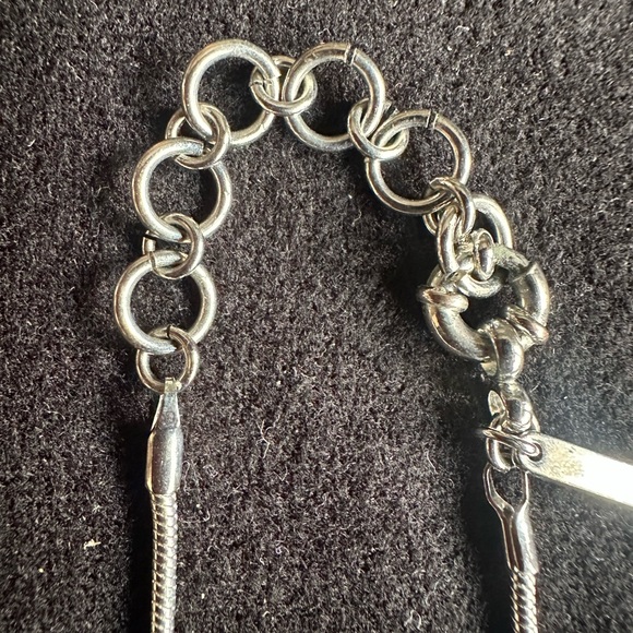 Pretty silver tone circles necklace - Picture 5 of 5